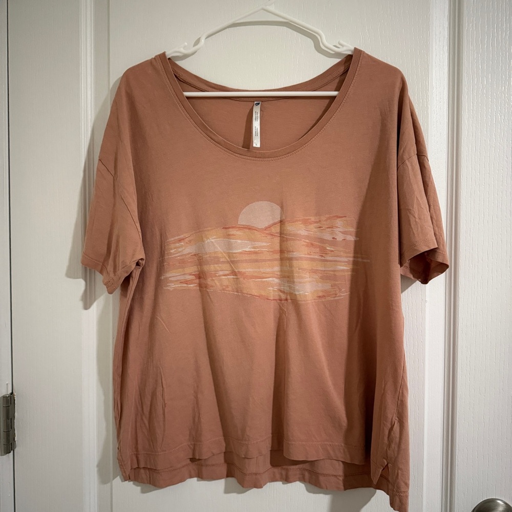 Women's Graphic Tee